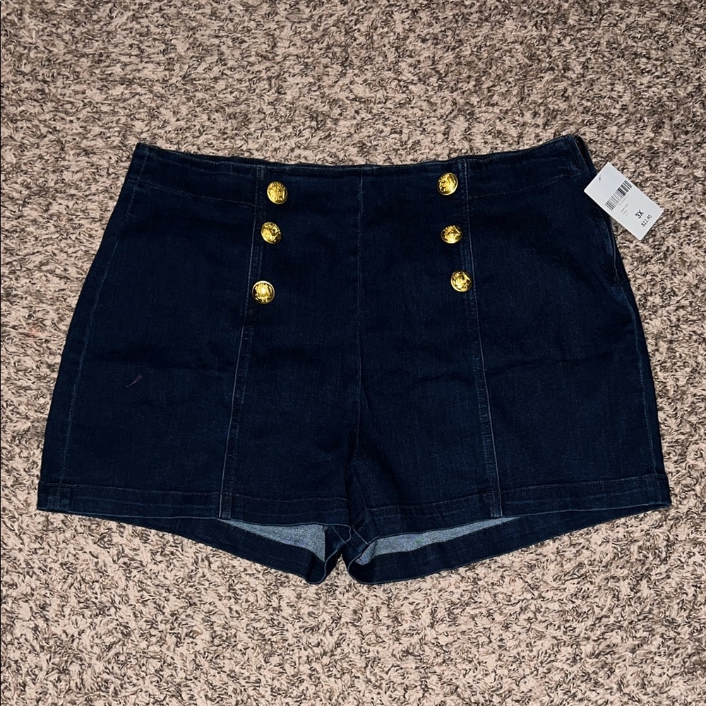 NWT Forever 21 Navy Blue Women's Shorts with Gold Buttons